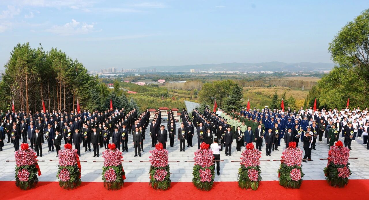我市隆重举行烈士纪念日公祭烈士仪式