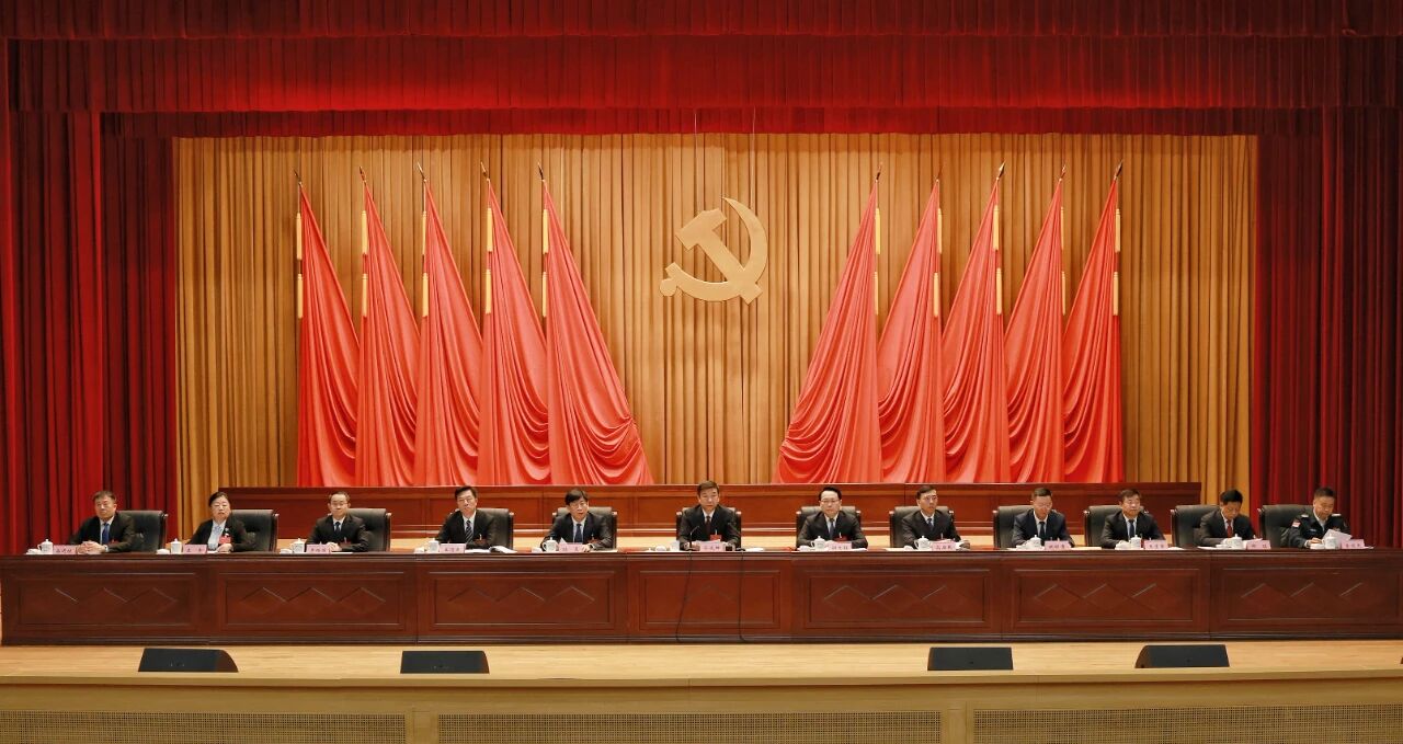 市委十四届八次全会召开